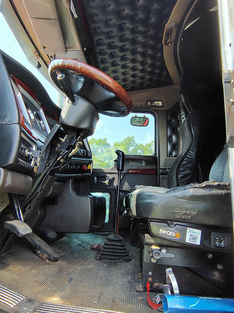 2007 KENWORTH W900 - Image 13